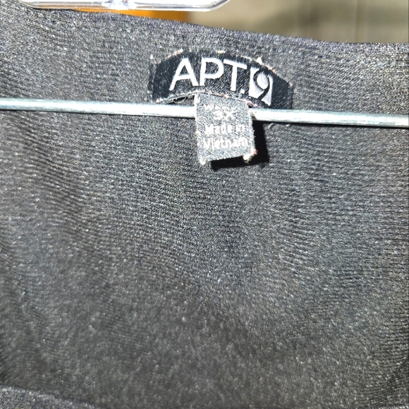 ***APT 9 WOMENS BLACK AND WHITE CHIC BLOUSE (3X) - Picture 3 of 8